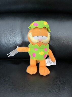 Mint! Vintage 1990s Garfield Easter Egg Plush with Suction Cup Russell Stover